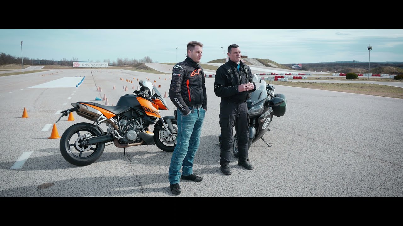 Speciális Motoros Vezetéstechnikai tréningek - 42 Riding School