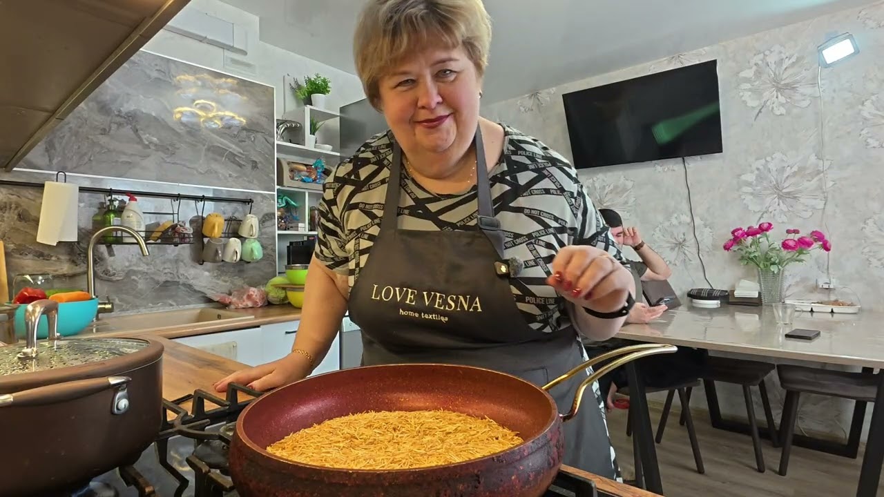 Отвечаем на вопрос сколько мы зарабатываем. Муж попросил приготовить  манник с изюминкой.