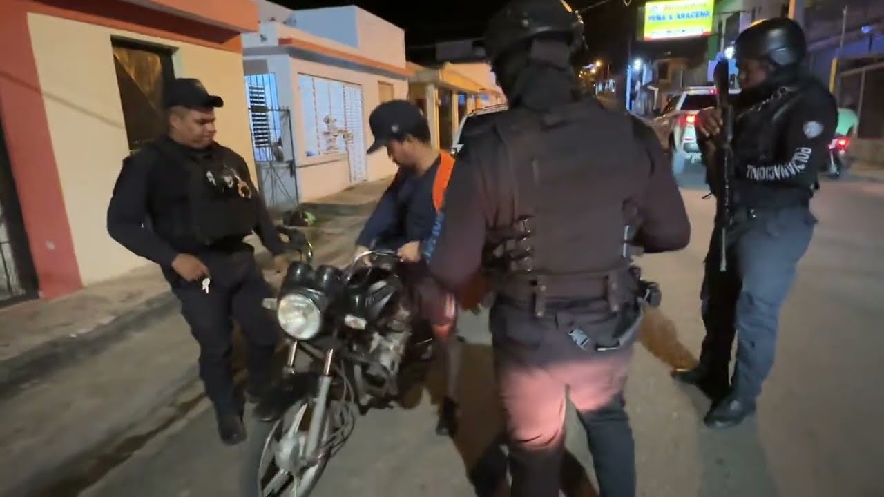 Recorrido policial en barrios de SFM