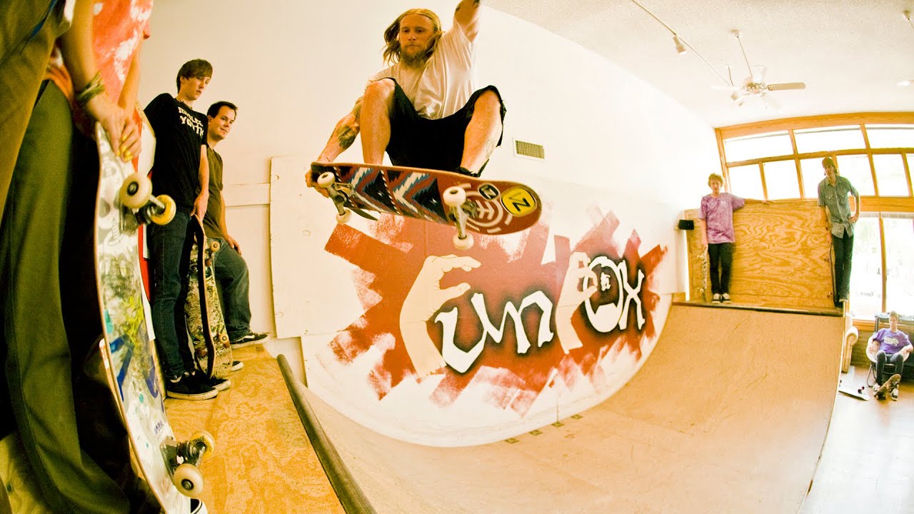 DRIVE starring Mike Vallely: Two Ends of The Spectrum (2008)