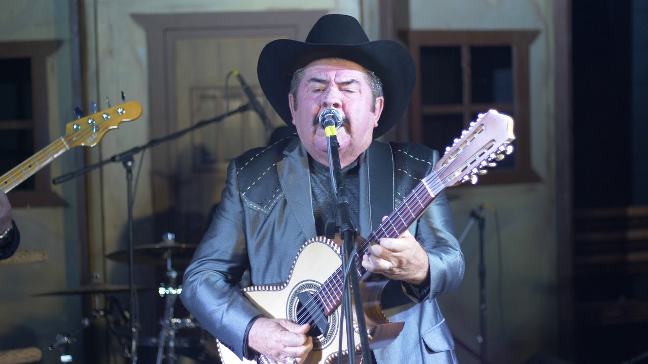 Eliseo Robles - Pa Los Trompos Son Las Cuerdas (Video Oficial)