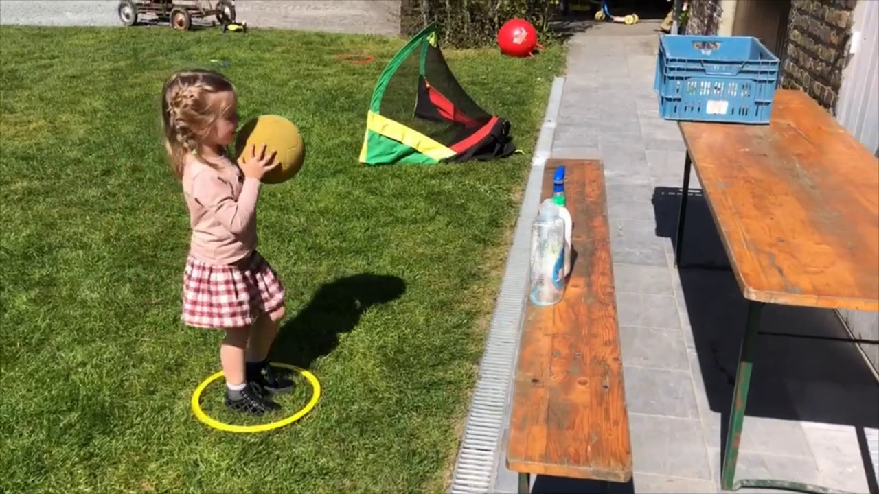 5 oefeningen met de bal voor kleuters (Sportievak)