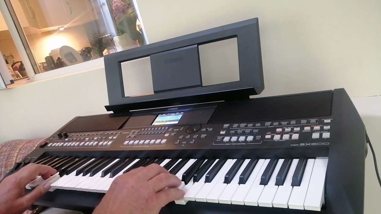 'Highland cathedral' Cover, written by Ulrich Roever and Michael Korb. played on Yamaha PSR SX600.