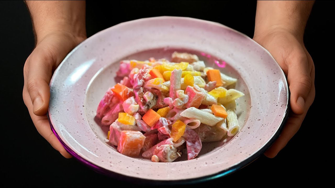 Летний салат с пастой и курицей. Здоровый, питательный, простой и вкусный рецепт - салаты