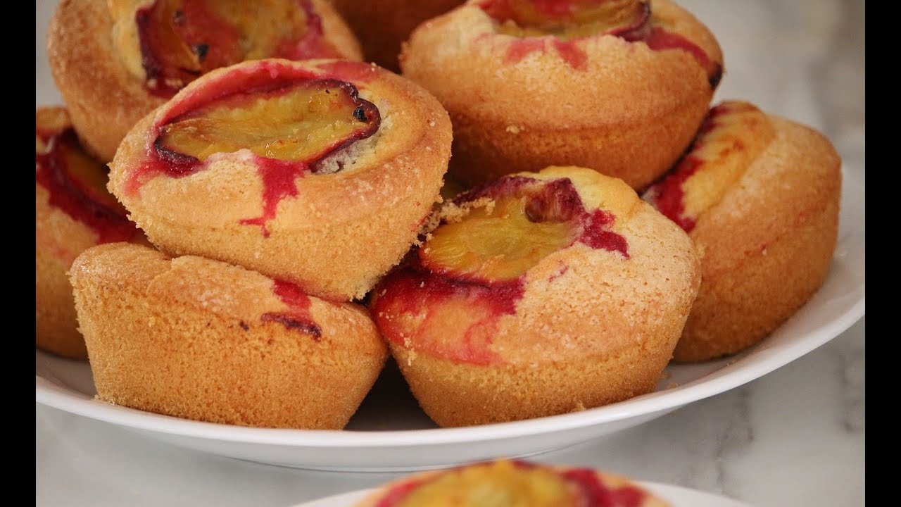 Babeczki muffinki puszyste z owocami pyszne bez miksera z najłatwiejszego ciasta babkowego
