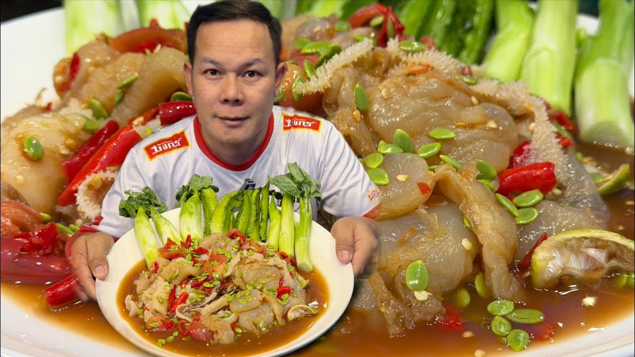 ตำสไบนางใส่แมงกระพรุนกรอบนุ่มเผ็ดๆ กับคะน้ากรอบหวาน
