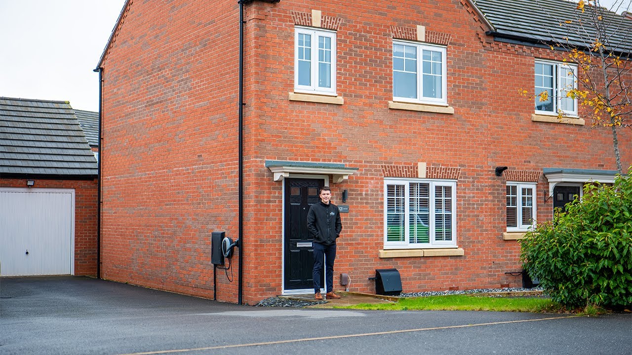Experience the PERFECT Family Home in Fradley Lichfield at Violet Walk
