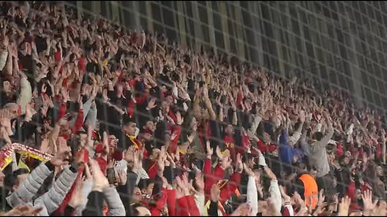 Yer, gök yarılırmışcasına... Göztepeliler mabedini cehenneme çeviriyor | #GÖZvSAM