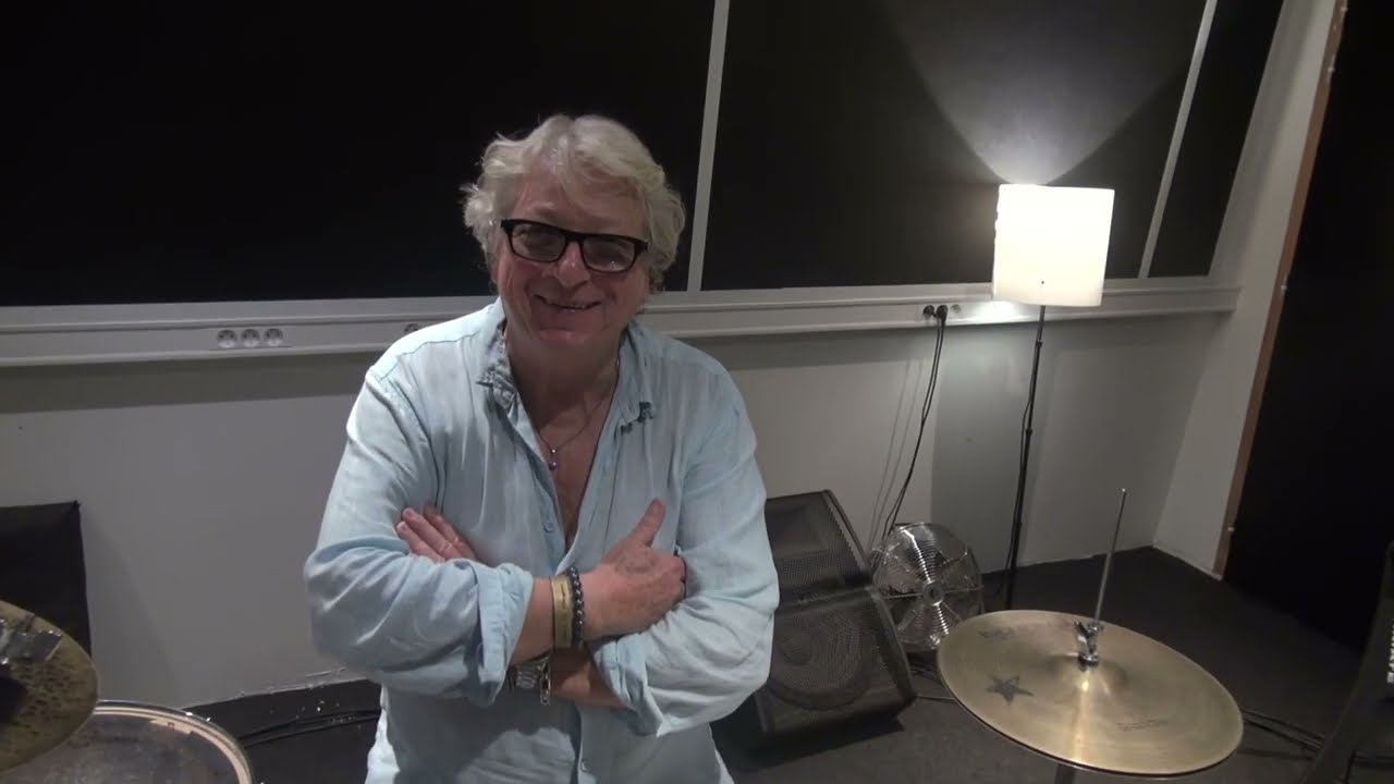 En coulisse avec Alain Turban et la troupe de la légende de Montmartre