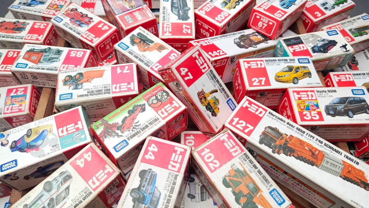 トミカミニカーが箱に盛り沢山!収納するよ。トミカのベストコレクションを動画でまとめました! -