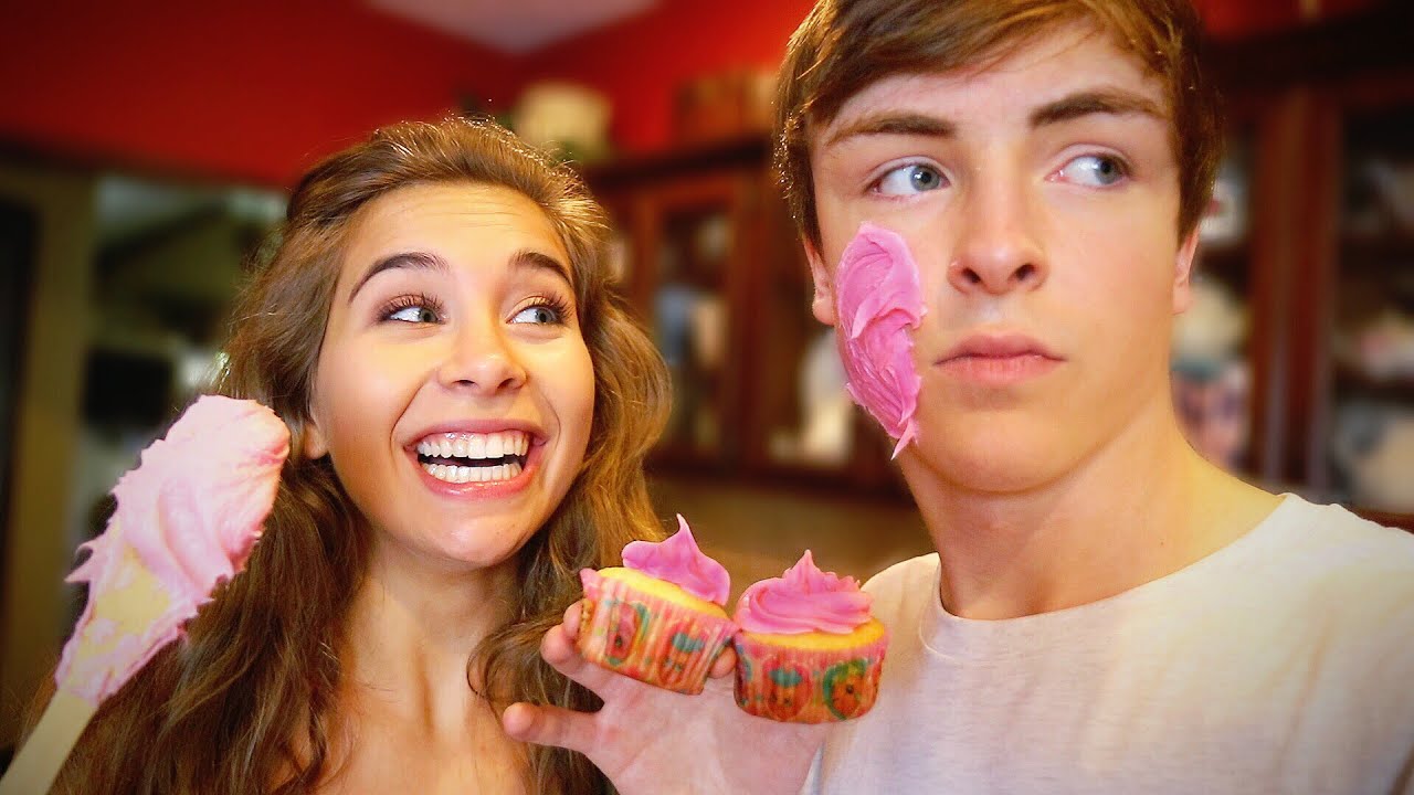 BOYFRIEND VS. GIRLFRIEND COOKING CHALLENGE!!