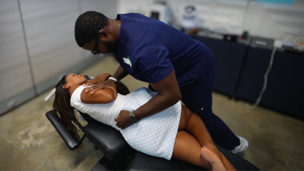 Lady GOT HER SHOULDER TREATED BY MIAMI SPINE