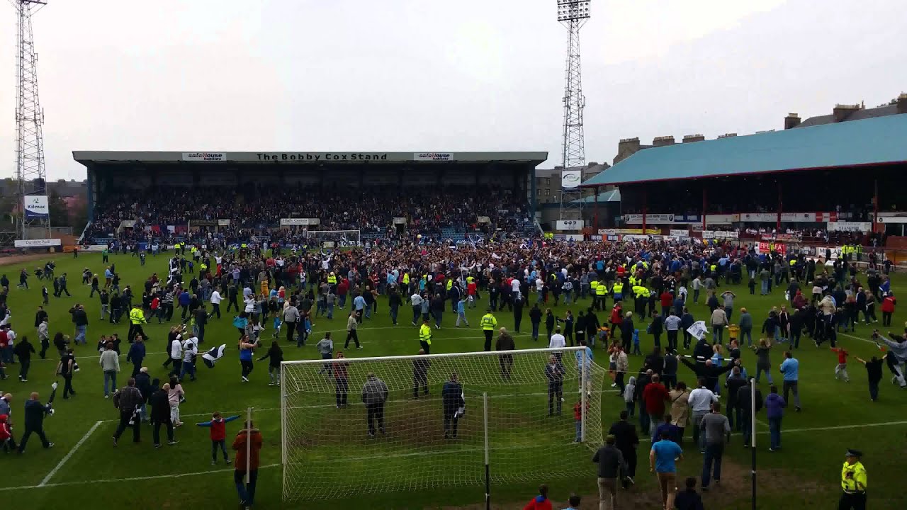 Dundee FC Scottish Championship Winners 2014 - Dens Park Pitch Invasion