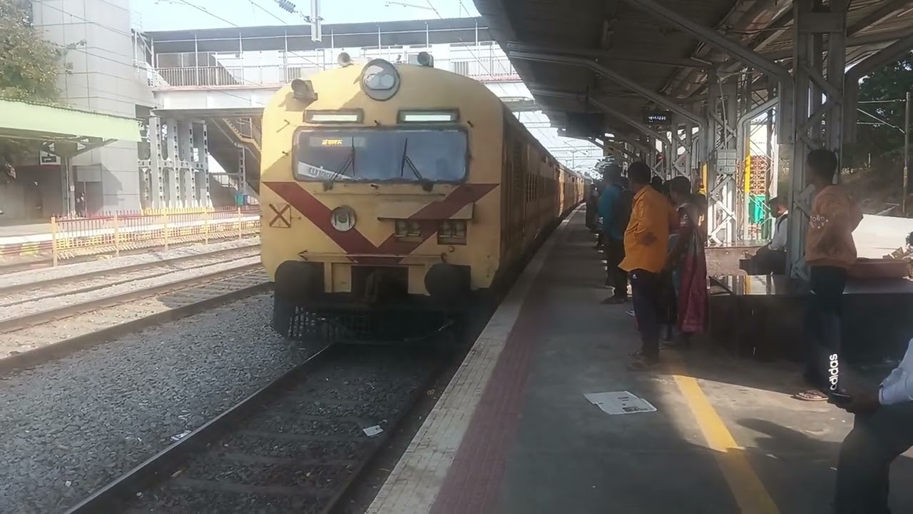 Jolarpettai Bangalore #Memu arriving at #Kuppam railway station. 