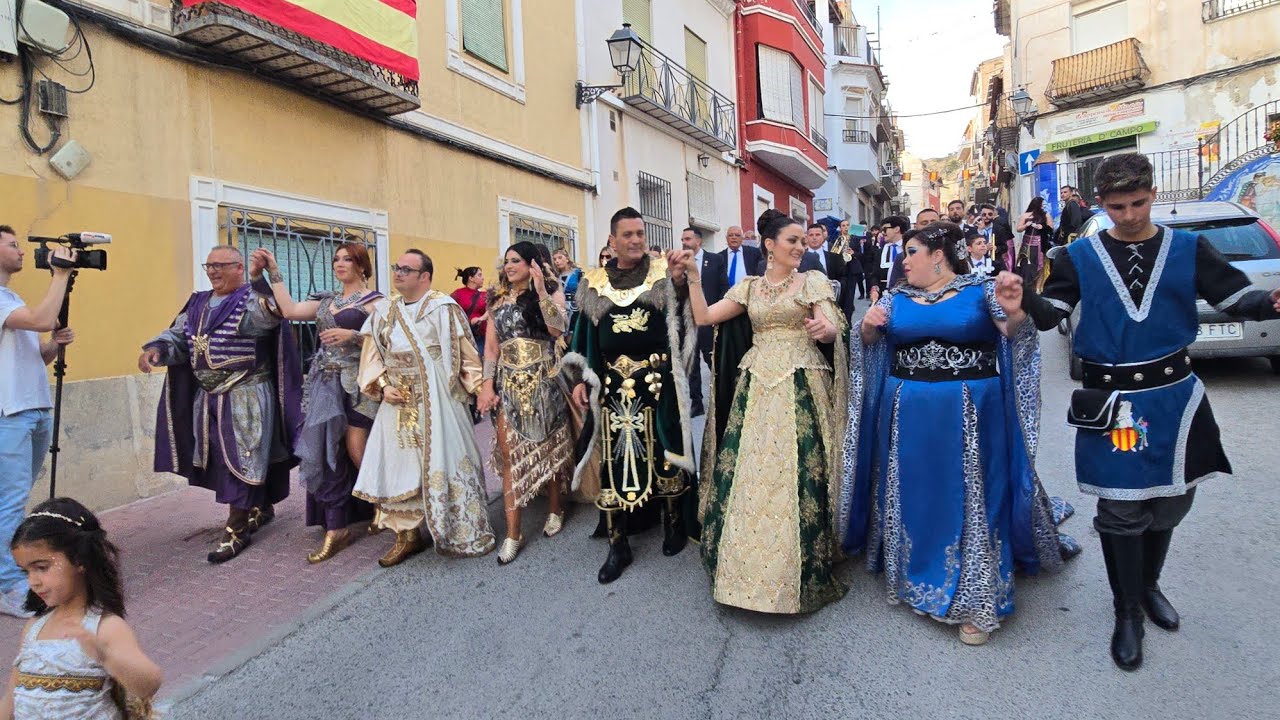 Recogida de las reinas de las fiestas 2025 para ir a la Coronación