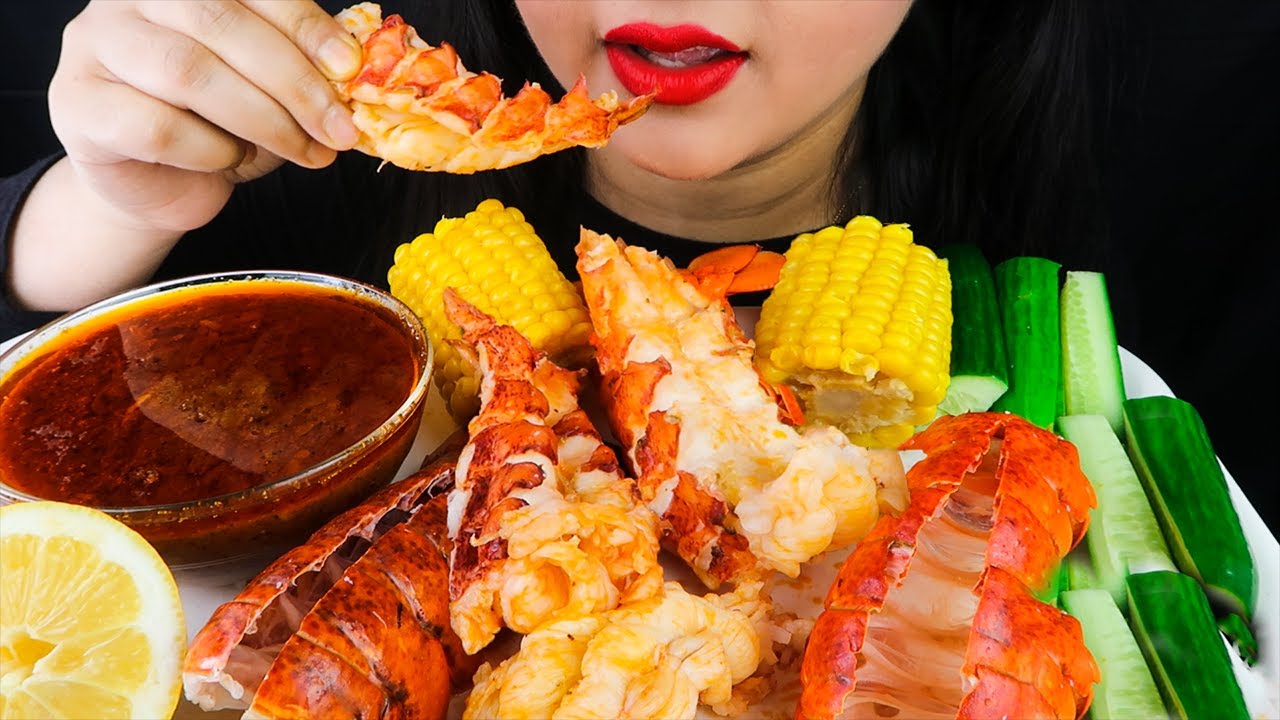 ASMR:EATING LOBSTER TAIL AND SPICY SEAFOOD SAUCE(MUKBANG EATING SHOW)