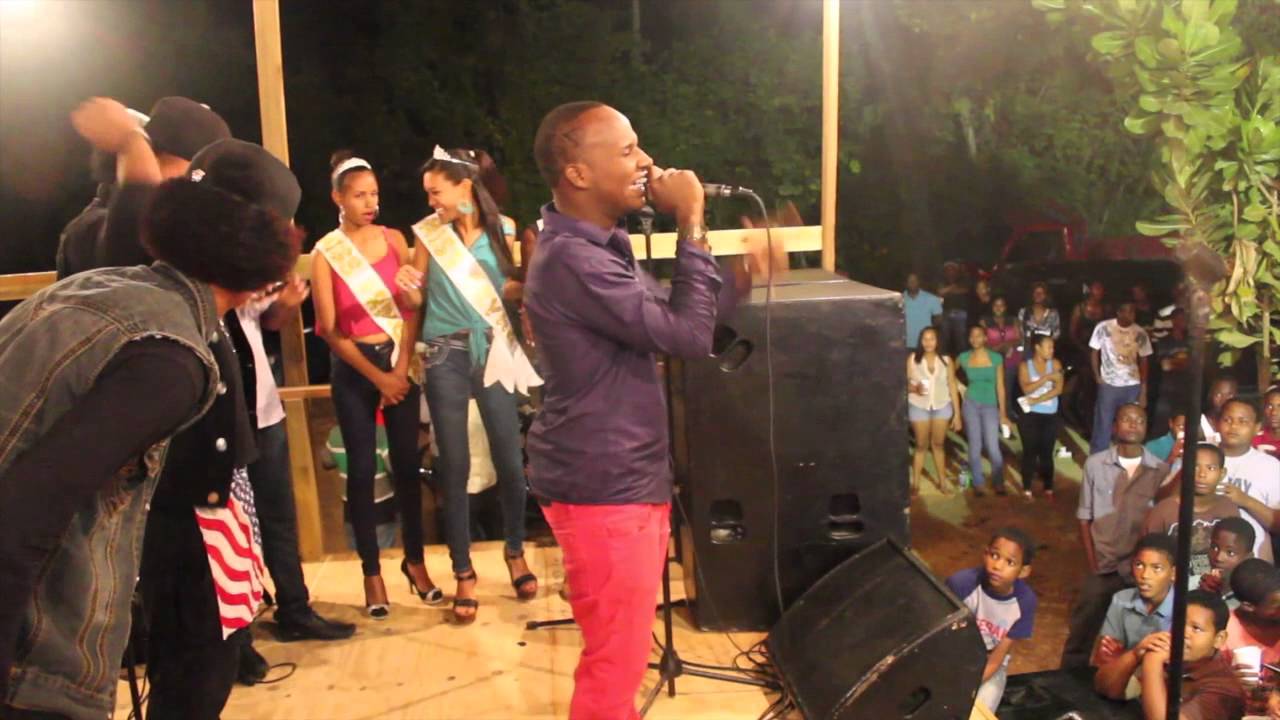 Beza Flow En Las Patronales De Higueral interpretando Queshi Queshi