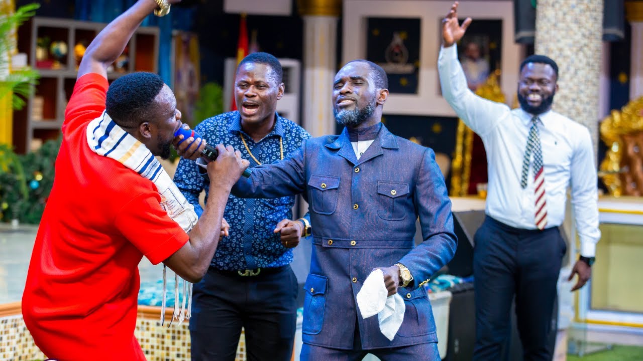 Charged Prophetic Atmosphere With Dr. Ogyaba In Worship🔥