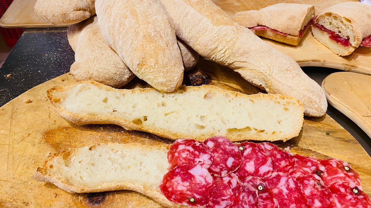 Pane ciabatta.un’antica ricetta.￼Croccante,facile e si fa in giornata ￼￼