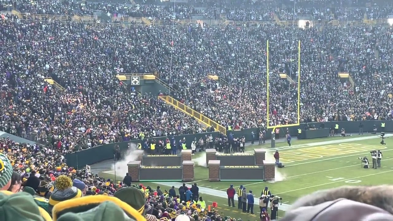 Packers Entrance Against Vikings