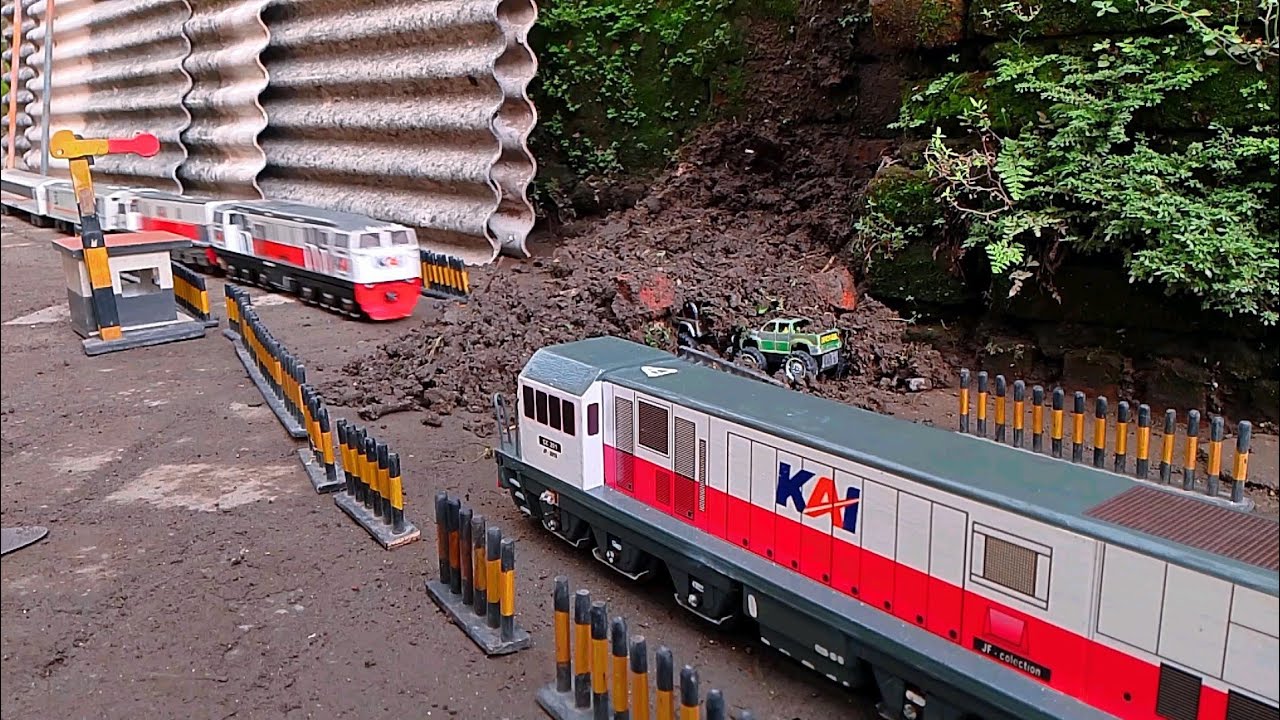 Miniatur kereta kayu : Tabrak tanah longsor!?!? 😨