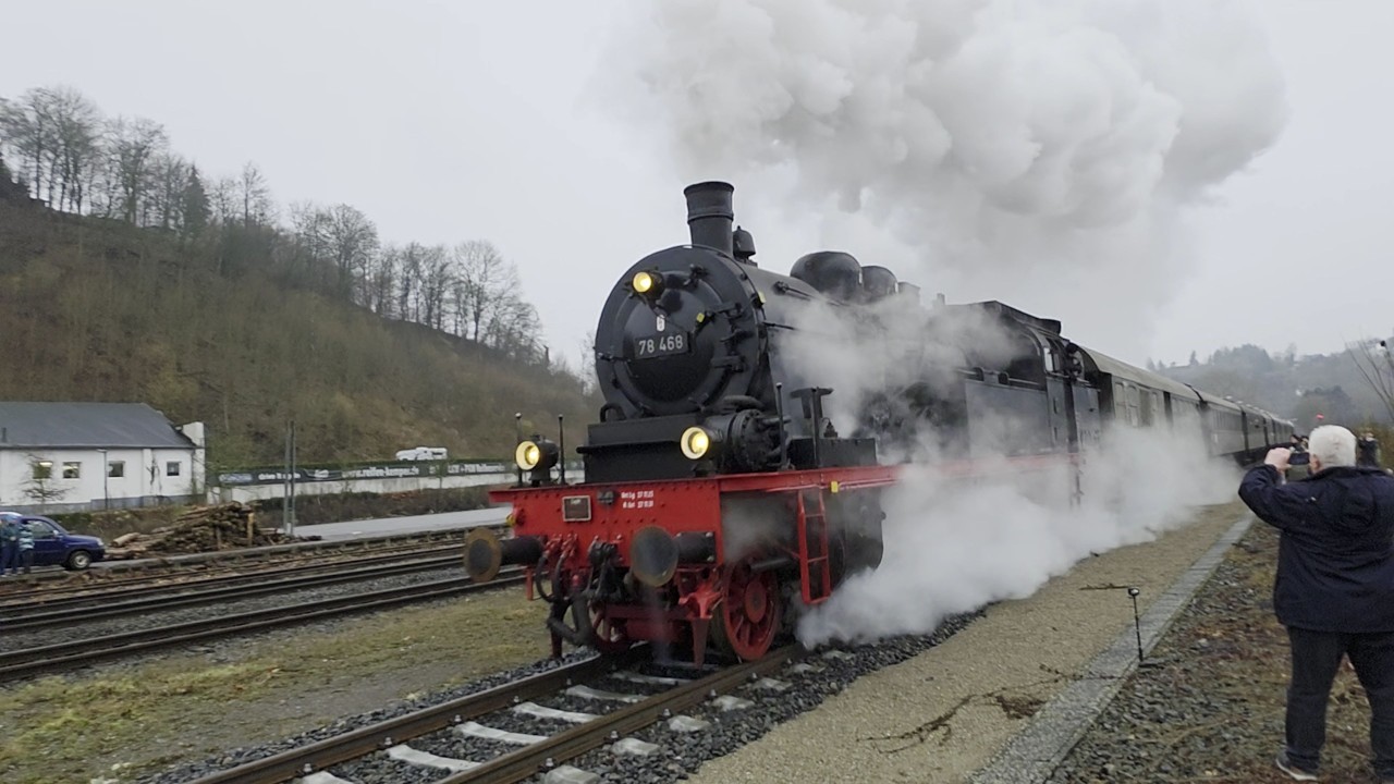 Dampflok 78 468 beim Wasserstop in Arnsberg am 14.2.2026