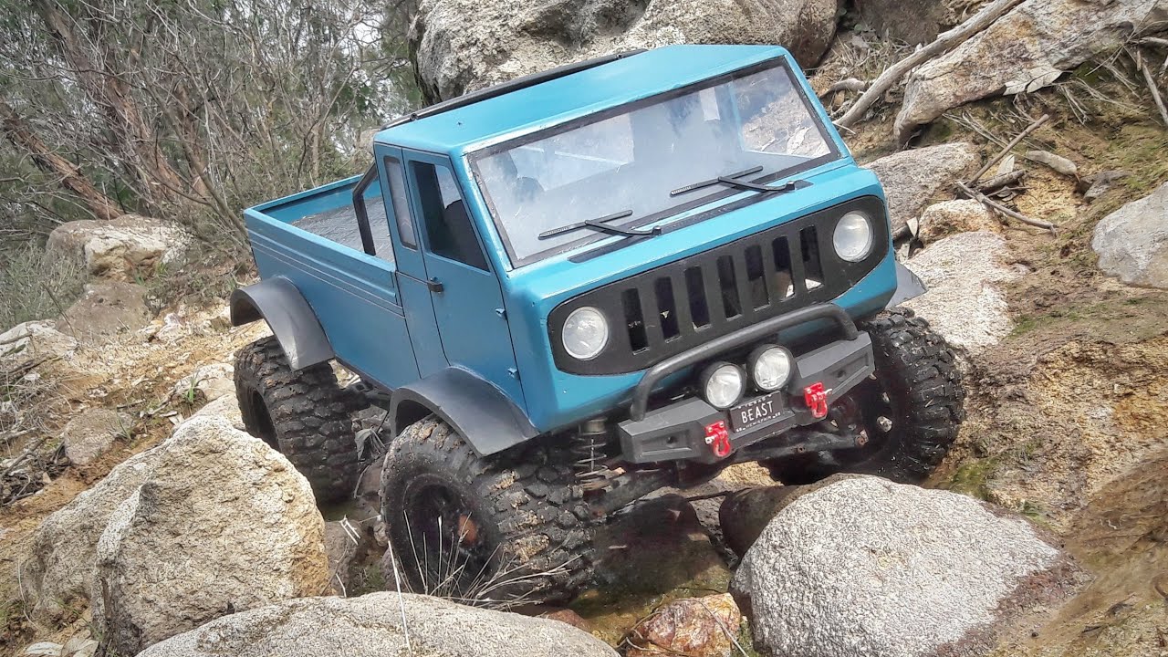 1/6 Axial Jeep Mighty Fc | Rocks & Water | 4K
