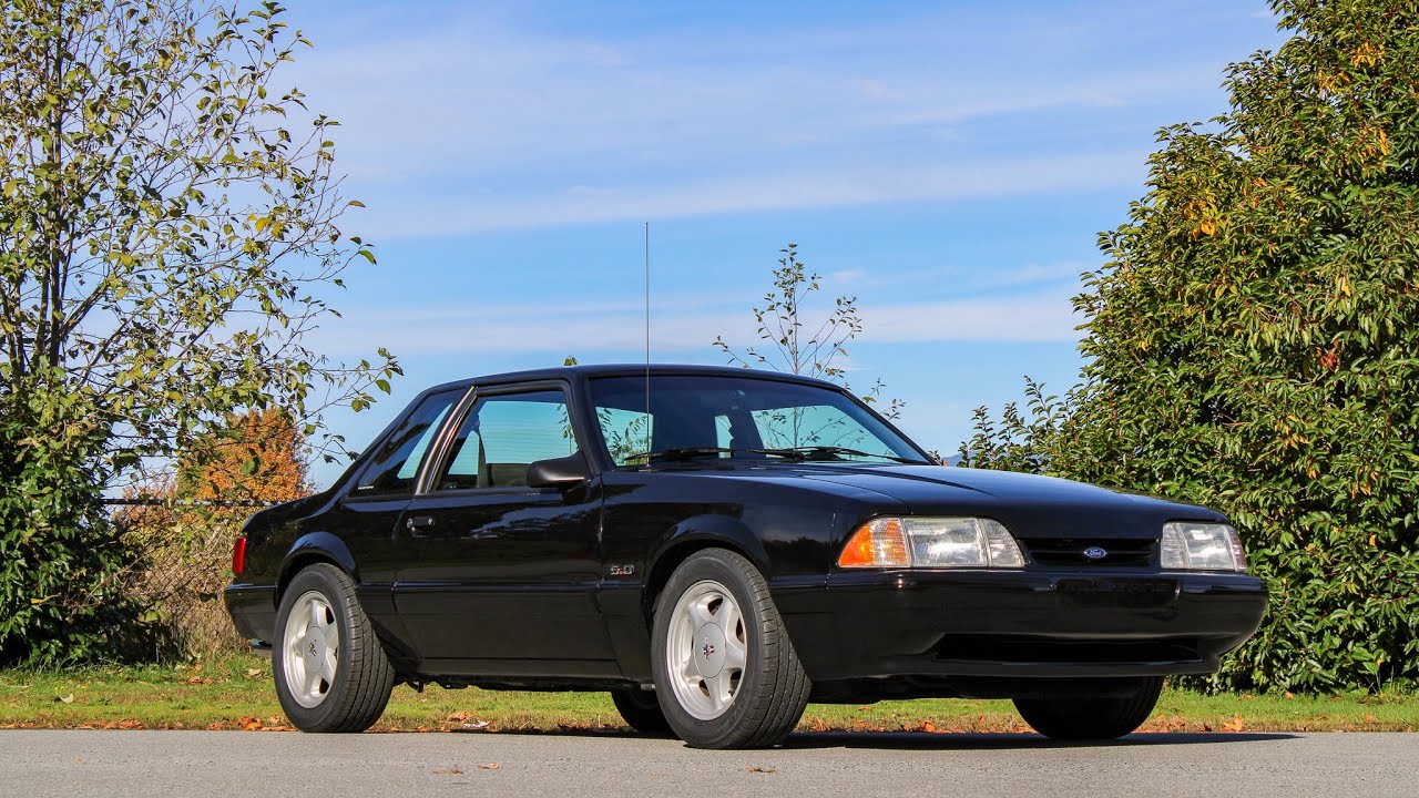 Видеообзор: Ford Mustang LX Notchback 1993 года, 5-ступенчатая коробка передач