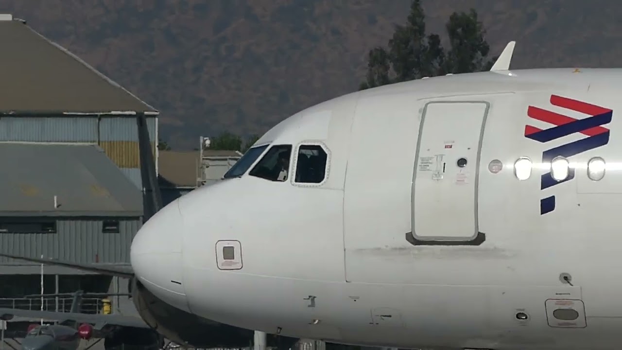 Airbus scel aeropuerto internacional Arturo Merino Benítez Santiago de Chile 