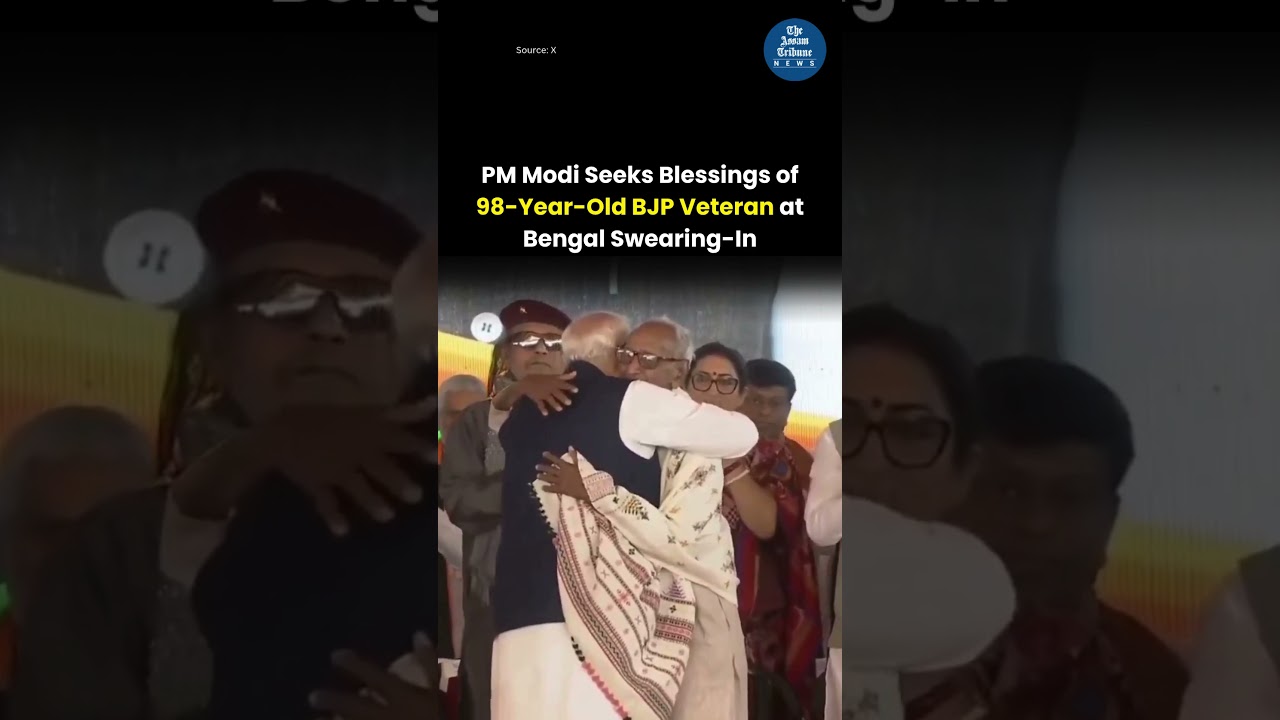 PM Modi Seeks Blessings of 98 Year Old BJP Veteran at Bengal Swearing In