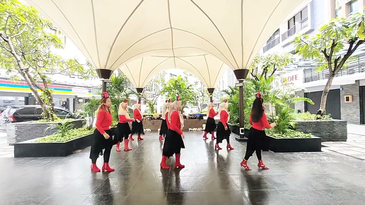 Xinnian Kuaile | Line Dance | @adelaineade5599 | Demo : Happy Dancing 