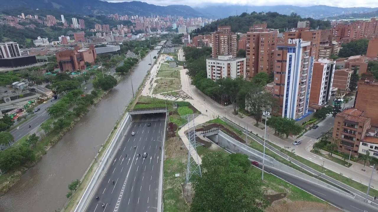 PARQUE DEL RIO 1, MEDELLIN, DESDE DRONE