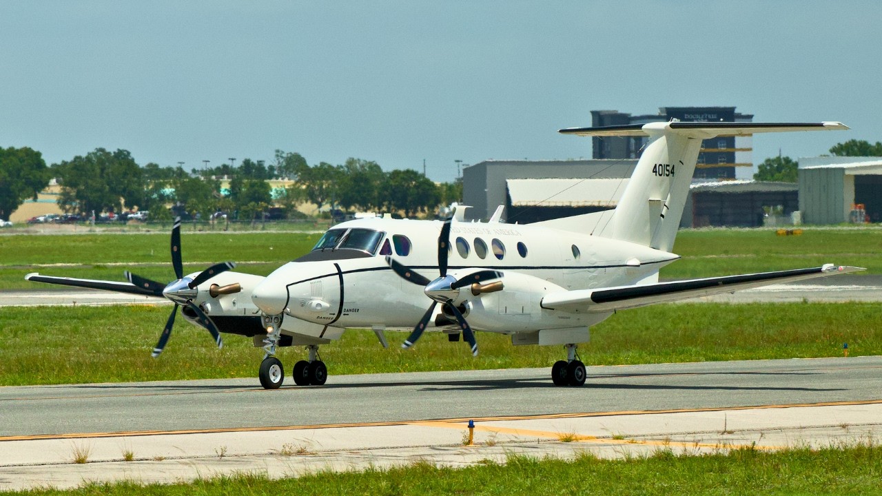 Amazing Small Plane Action at Sarasota Airport! ✈️ Takeoffs & Landings Up Close