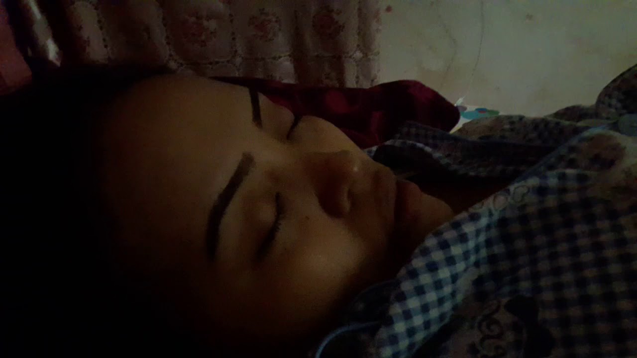 Cewe tidur ngorok