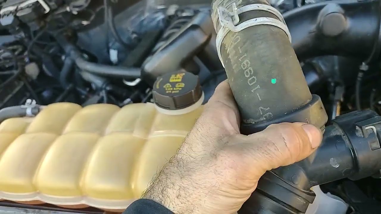 2017 FORD F-150 FUGA DE ANTIFREEZE O COOLANT. (COOLANT LEAK)
