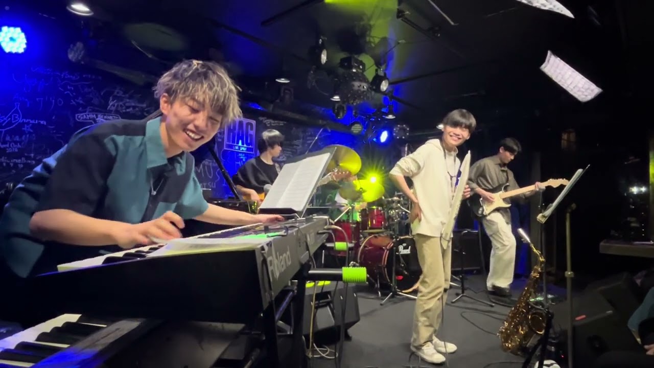 Moon Over the Castle / 安藤正容（cover）