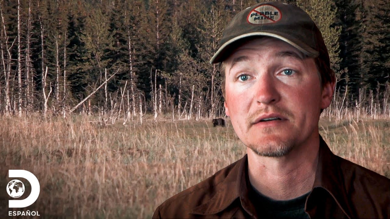 Atz logra cazar a un oso con éxito | Alaska: La última frontera  | Discovery en Español