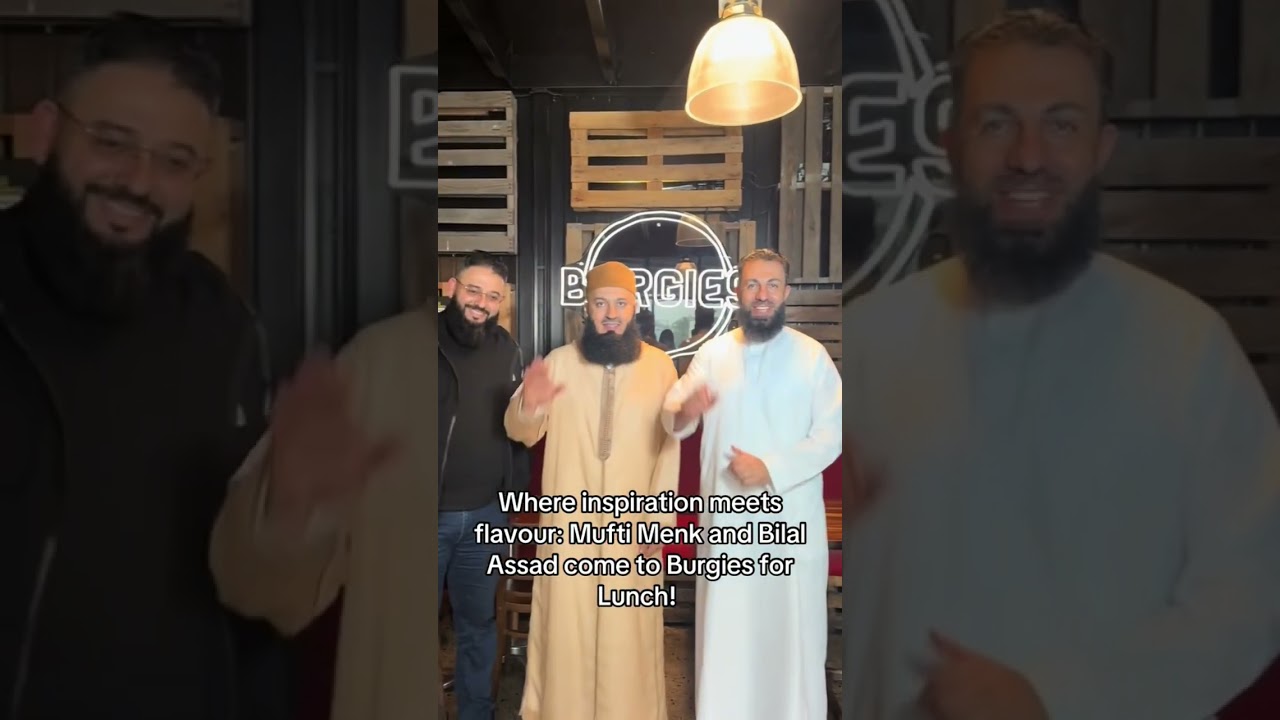 Mufti Menk & Bilal Assad visit the Safi Bros at Burgies! 