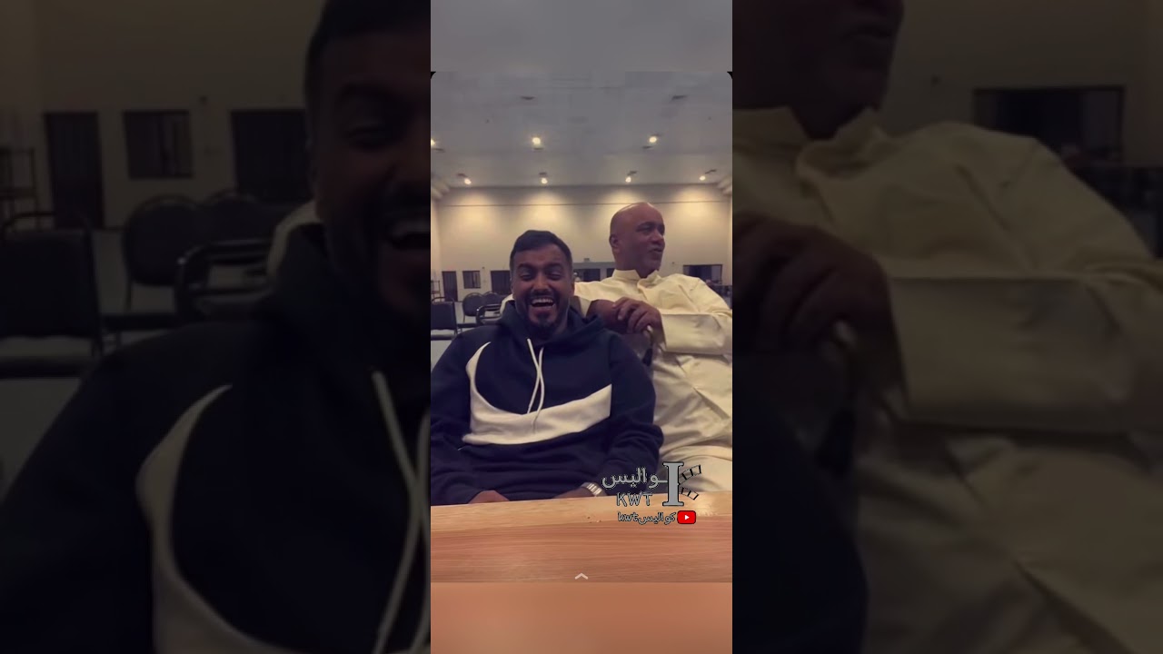 احمد العونان يمدح طارق الحربي قدام الكاميرا و بعد ماتتصكر يذمه🤣 كواليس مسرحيه سوبرماركت قروب البلام