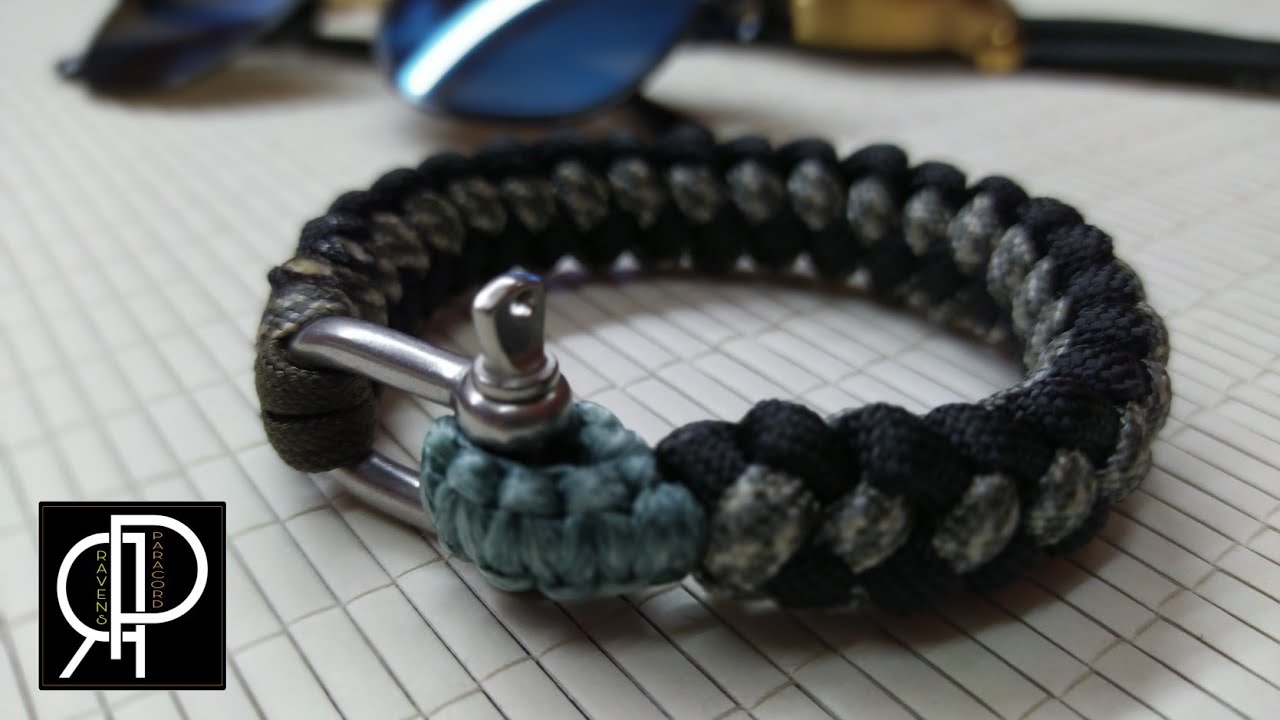 How to make a Zipper Sinnet Survival Paracord Bracelet.