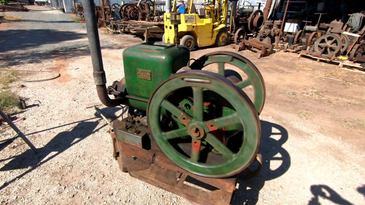 Vintage engine start up.  4 hp 'Sundial'