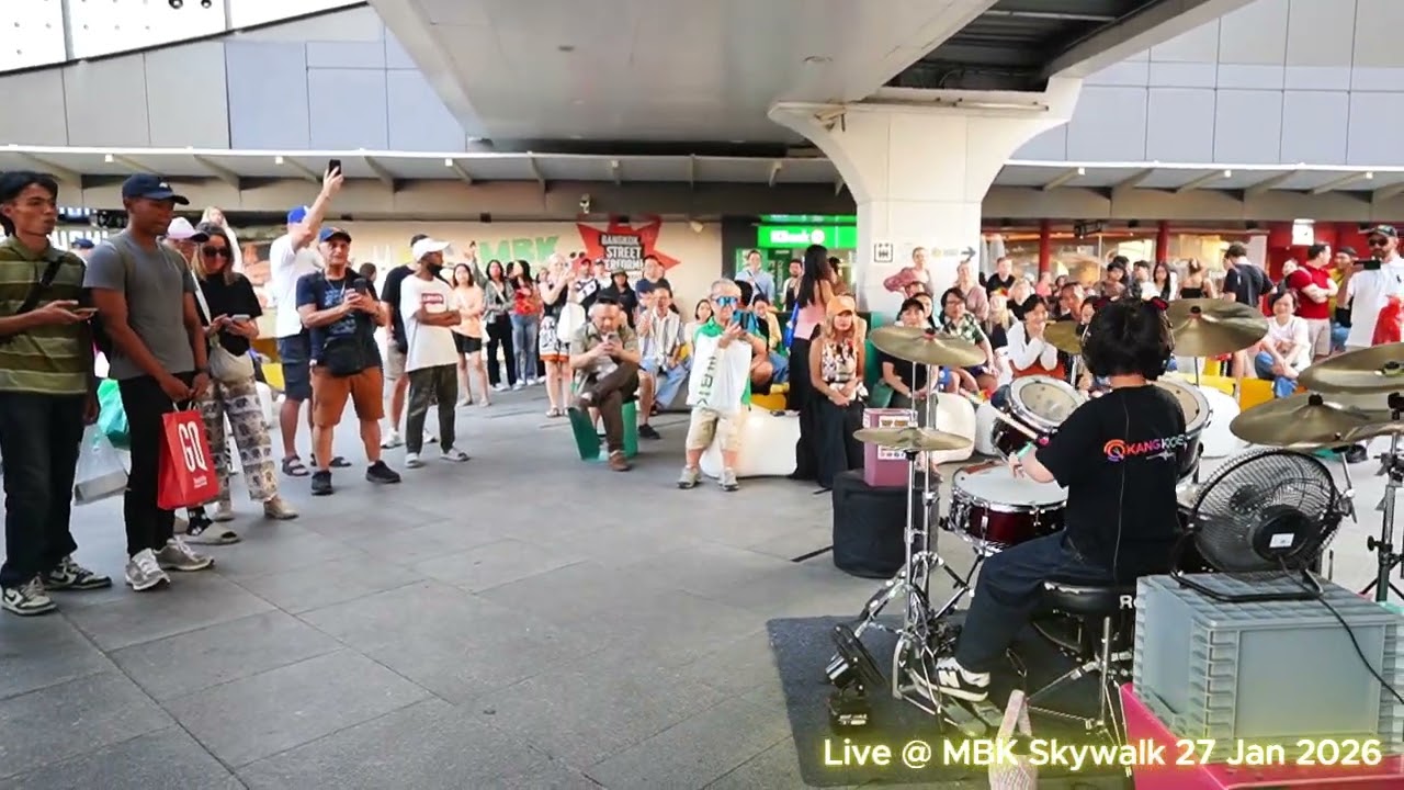 Low - Live @ MBK Skywalk 27 Jan 2026