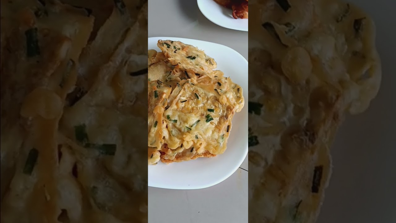 Membuat menu berbuka puasa, masak oswng bayam cina, goreng tempe, udang goreng, dan goreng pisang.