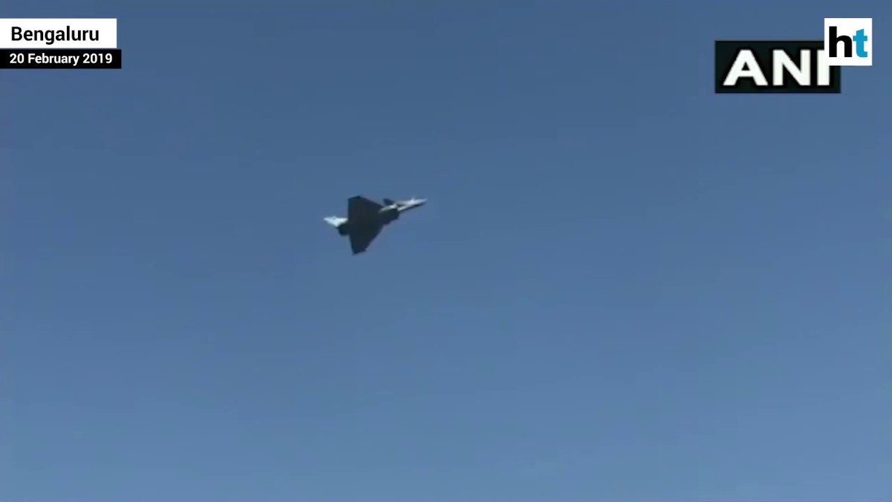 Bengaluru Air Show pays tribute to martyred IAF Wing Commander