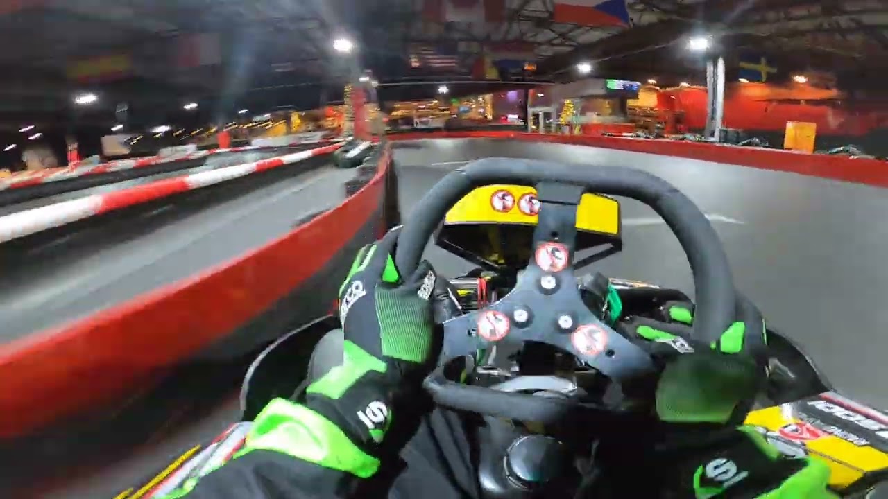 18dec Mc-challenge Gold Race 3 (85kg) Start P8, Finish P9/26 270cc @ Worldkarts Kortrijk