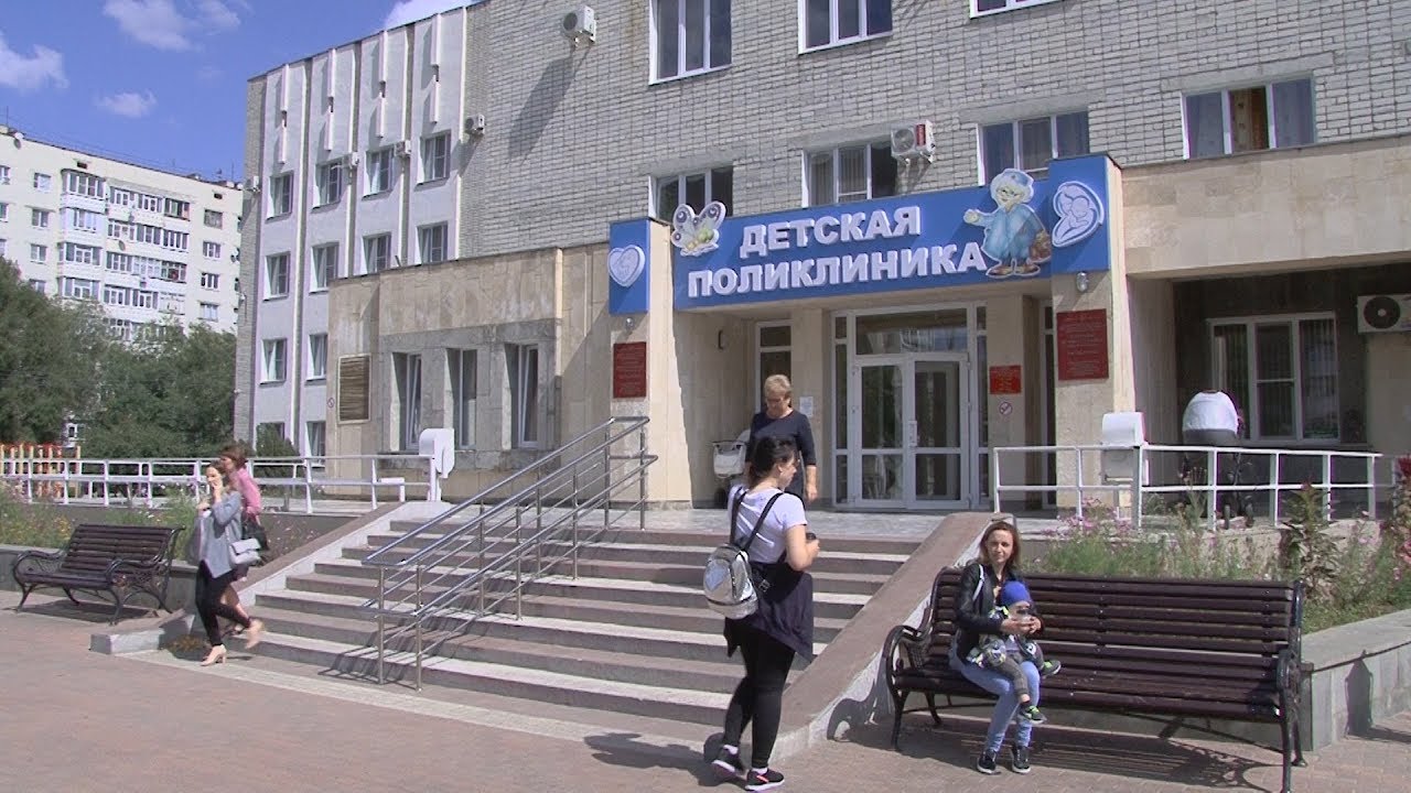 В Невинномысске продолжается ремонт детской больницы и поликлиники