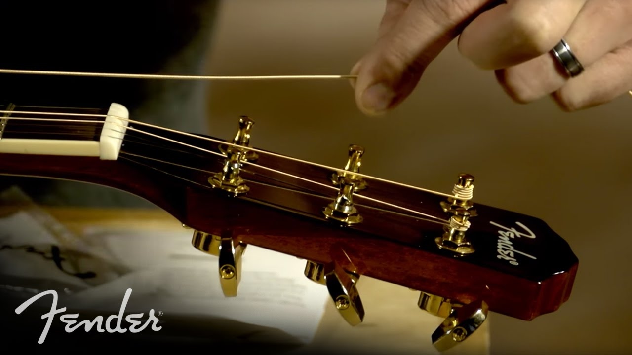 Как заменить струны на акустической гитаре | Fender