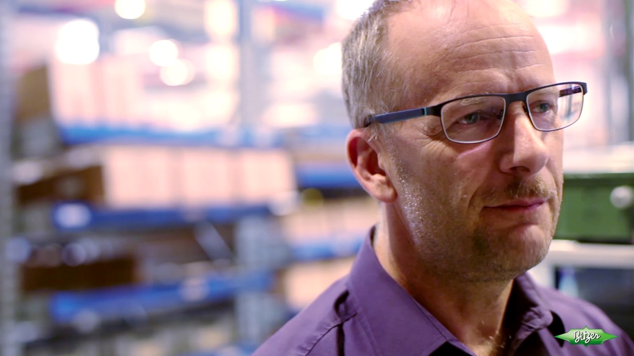 iX-tech GmbH | Pick-by-Light System von iX-tech bei Bitzer