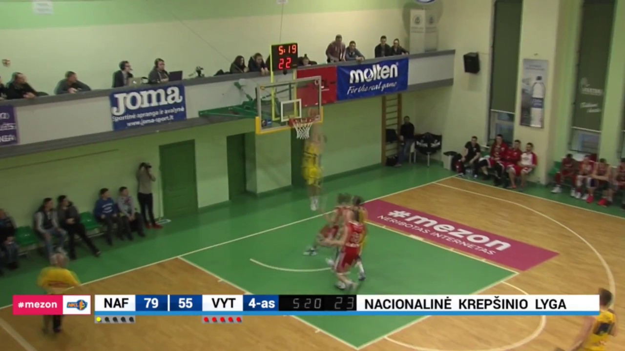 Deividas Anuzis dunks one more time