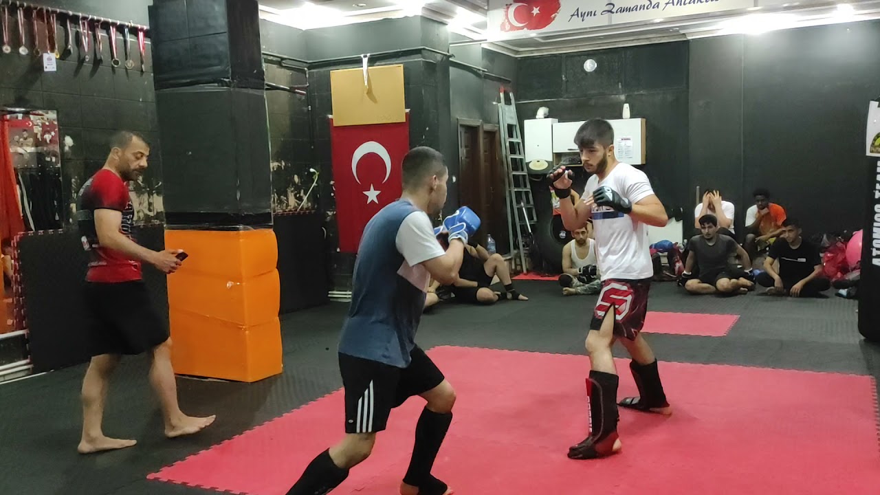 MMA Sparring yaparken küçük bir kaza yaşadık